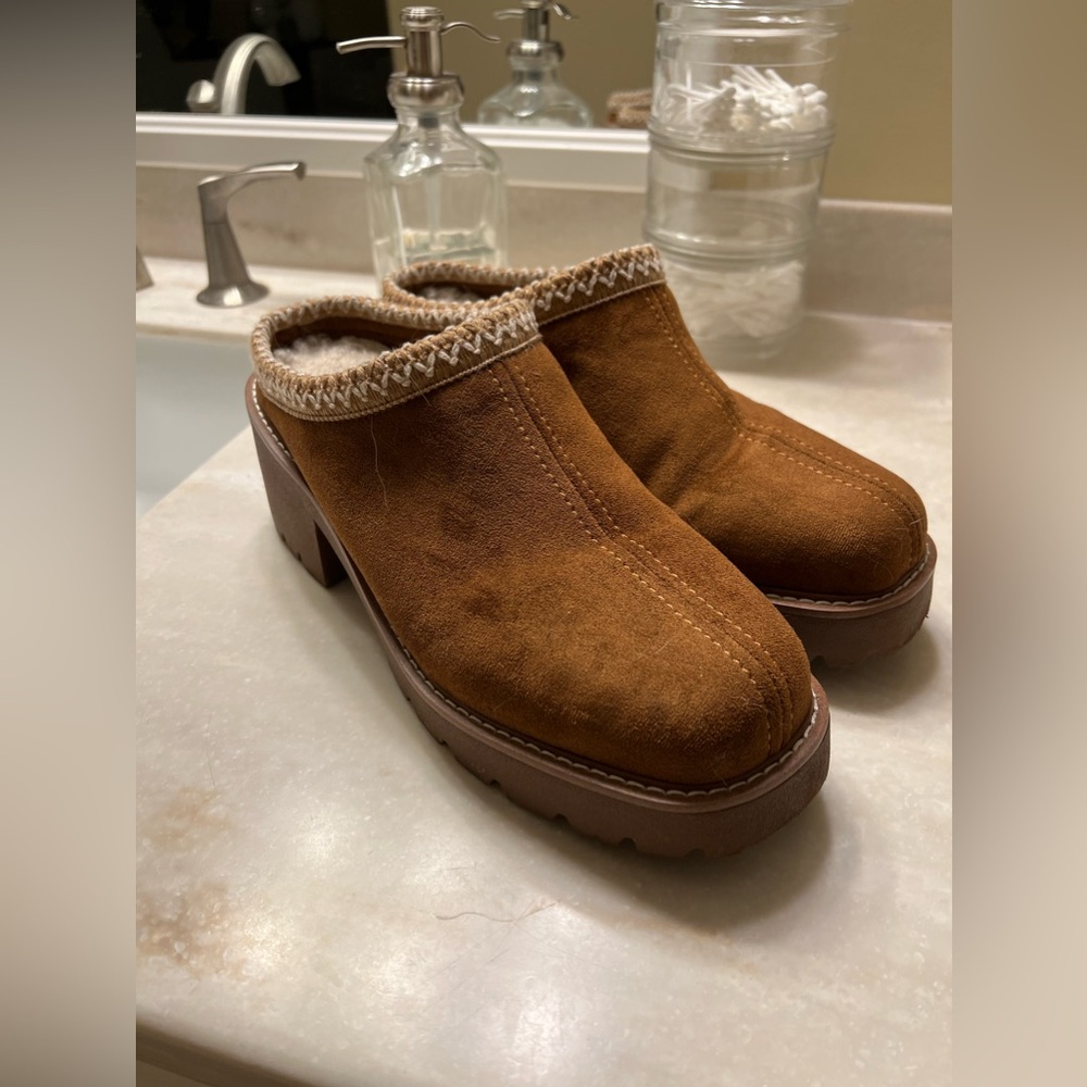 Steve Madden Brixtin Clogs Size 11
